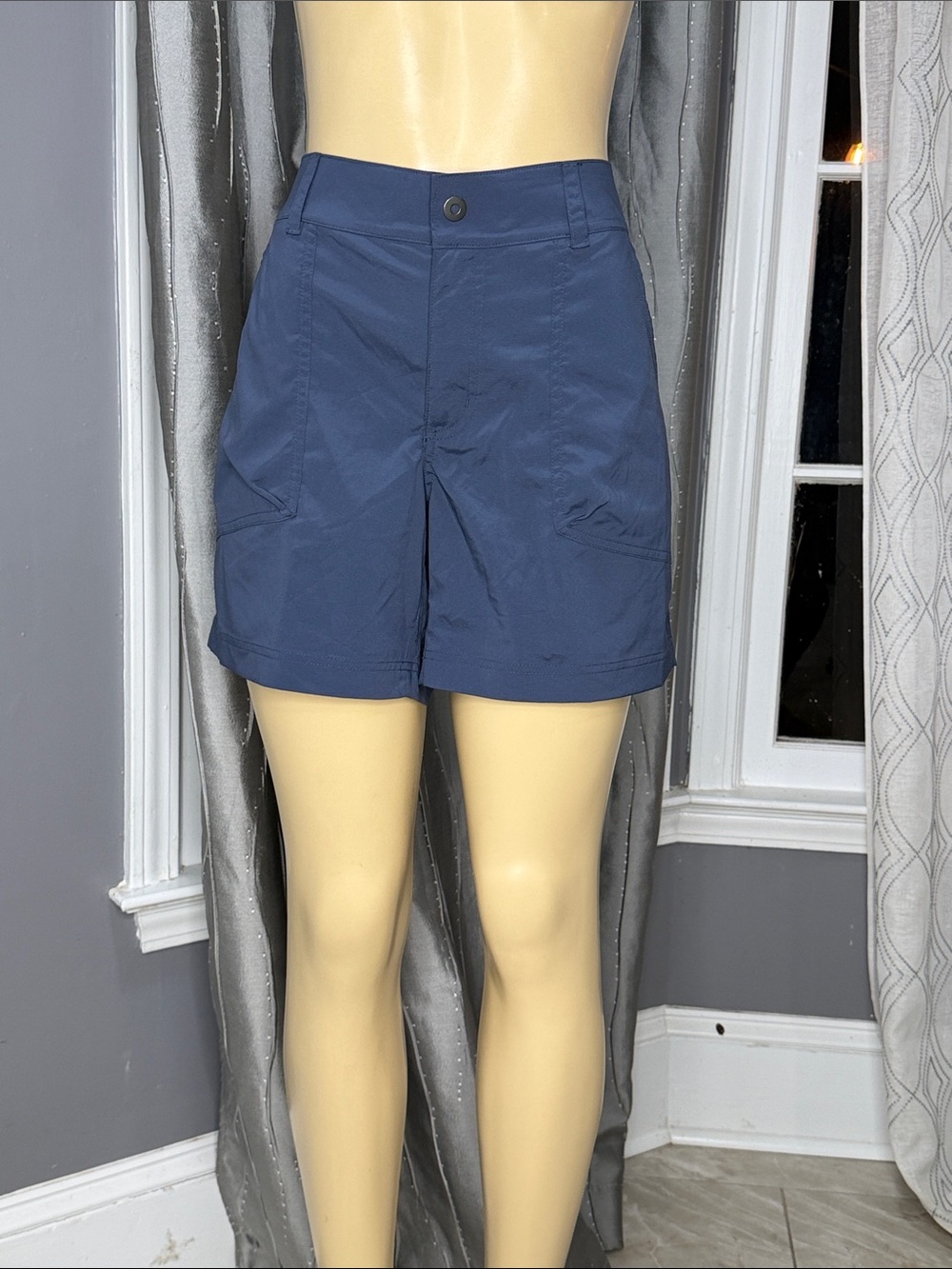 Columbia Women’s  Navy Omni-Shield Outdoor Utility Shorts Active Fit Sz 14